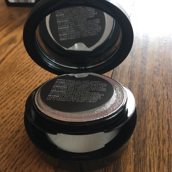 MAC Cosmetics Other - MAC Mineralize Foundation Compact NC45 NEW